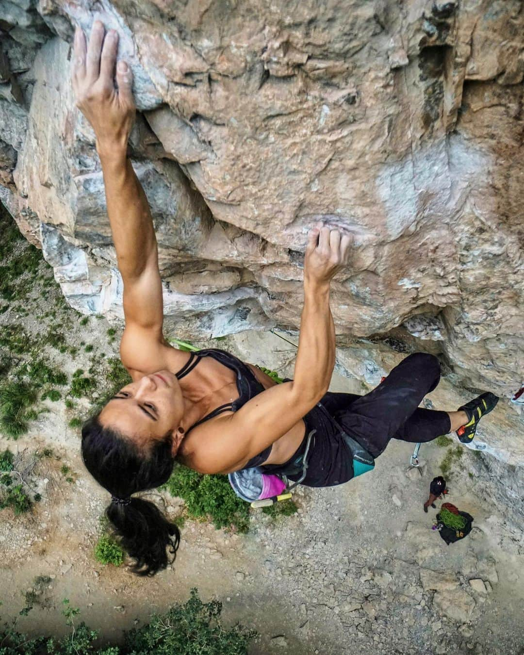 ニーナ・ウィリアムズさんのインスタグラム写真 - (ニーナ・ウィリアムズInstagram)「Damn I love Rifle!! Puzzle-climbing at its best 🧩👾 Feels like I’m unlocking sequences, leveling-up, then getting beat down by the boss 😂 and trying again. Every attempt reveals more secret micro-beta. Exciting! New goals, new projects, new psyche. What a nice feeling. @james_lucas 📸 #sportclimbing #Rifle」9月10日 0時40分 - sheneenagins