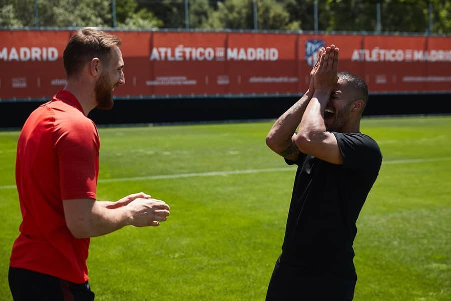 F2Freestylersさんのインスタグラム写真 - (F2FreestylersInstagram)「HAD SO MUCH FUN SHOOTING WITH @atleticodemadrid FOR THE FIFA RATINGS! 🎮⚽️🔥 NEW VIDEO OUT NOW! 🎥 LINK IN BIO 🔗 #FIFARatings #FIFA20 @easportsfifa」9月10日 0時48分 - thef2