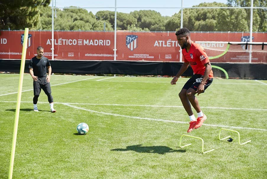 F2Freestylersさんのインスタグラム写真 - (F2FreestylersInstagram)「HAD SO MUCH FUN SHOOTING WITH @atleticodemadrid FOR THE FIFA RATINGS! 🎮⚽️🔥 NEW VIDEO OUT NOW! 🎥 LINK IN BIO 🔗 #FIFARatings #FIFA20 @easportsfifa」9月10日 0時48分 - thef2