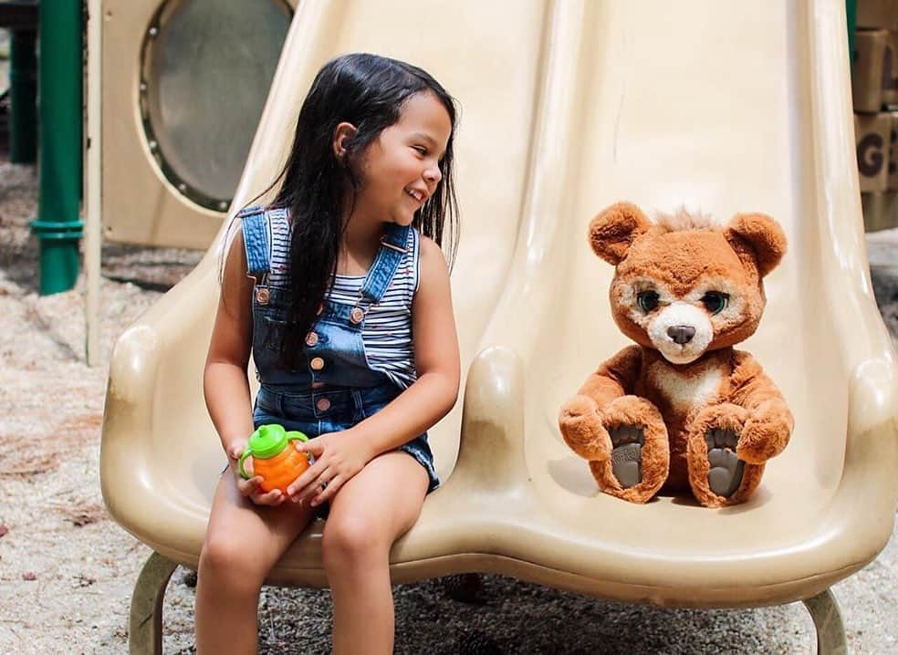 Hasbroさんのインスタグラム写真 - (HasbroInstagram)「Cubby, the Curious Bear is bear-y excited that today is Teddy Bear Day!  #ad #TeddyBearDay #BestDayEver #FurReal 📷: @aliajanel @lovely.as.a.mother @mialoren_and_me @simplyfalaksid」9月10日 1時09分 - hasbro