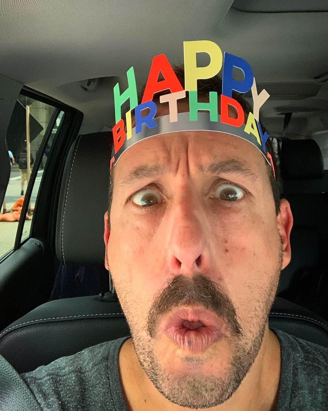 アダム・サンドラーさんのインスタグラム写真 - (アダム・サンドラーInstagram)「My wife got me a hat.」9月10日 1時12分 - adamsandler