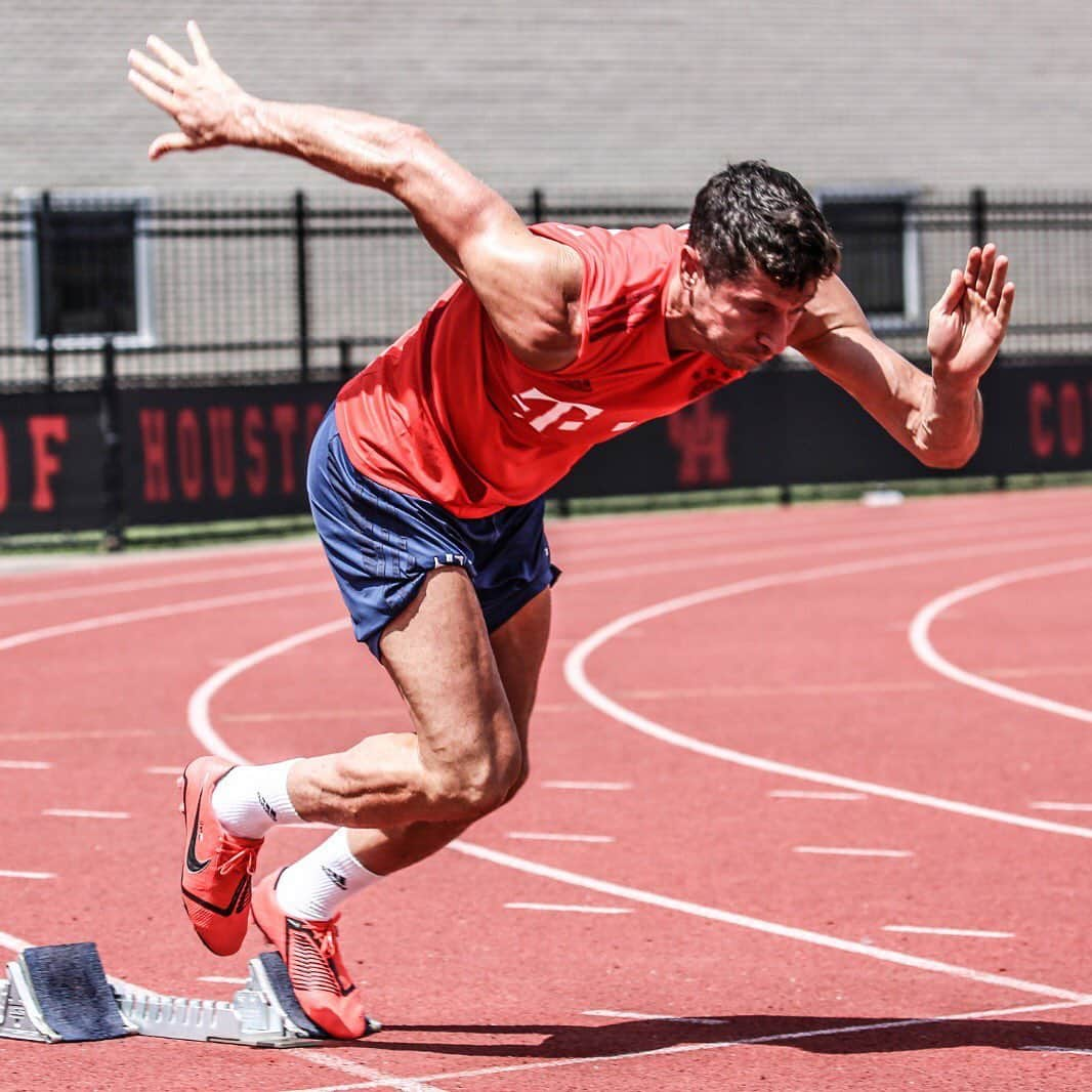 バイエルン・ミュンヘンさんのインスタグラム写真 - (バイエルン・ミュンヘンInstagram)「On your mark, get set... 🏃#MondayMotivation  #FCBayern  #MiaSanMia #LewanGOALski #ifyourenotfirstyourelast #Fitness #RBLFCB」9月10日 1時12分 - fcbayern