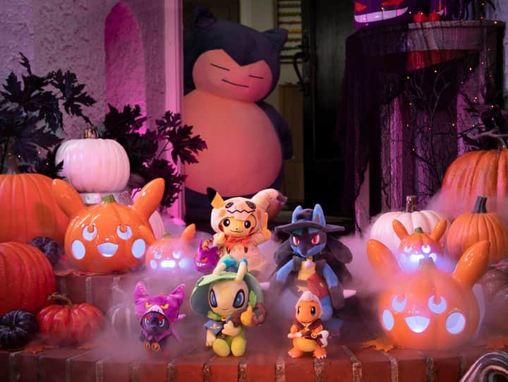 Pokémonさんのインスタグラム写真 - (PokémonInstagram)「A Pumpkin Parade, a gaggle of Gengar, and—Pikachu dressed as Mimikyu?! Anything can happen on Halloween! 🎃👻🍬 US Trainers: tap the link in our bio to see what tricks and treats await you in the #PokemonCenter!」9月10日 2時15分 - pokemon