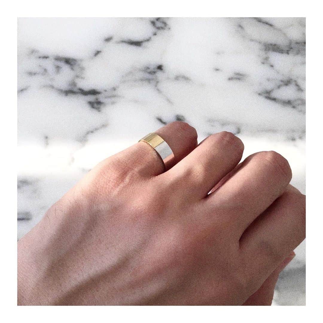 アーカーさんのインスタグラム写真 - (アーカーInstagram)「Kairos Ring 🌝🌗🌚 Combination ring made of 18K yellow and white gold. Kairos is an ancient Greek word meaning opportune TIME.Perfect for a pinky ring or pair ring.  #530park #fivethirtypark #ファイブサーティーパーク #unisexjewelry #mensfashion #mensstyle #メンズファッション #メンズジュエリー  #ユニセックス」9月10日 12時51分 - fivethirtypark