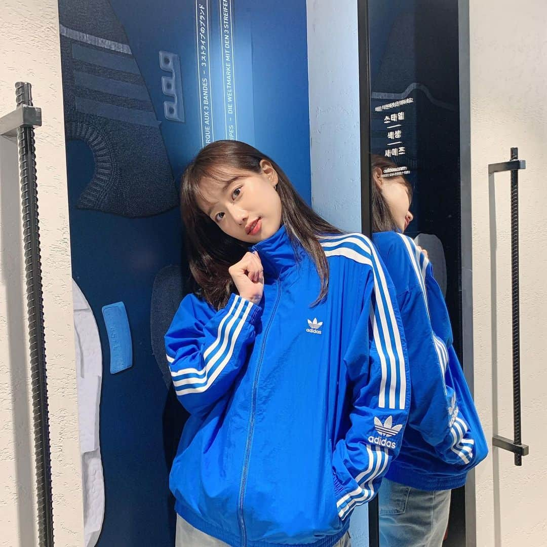 ナウンさんのインスタグラム写真 - (ナウンInstagram)「#아디다스명동브랜드센터 #adidasmyeongdong 👍👍」9月10日 13時20分 - betterlee_0824