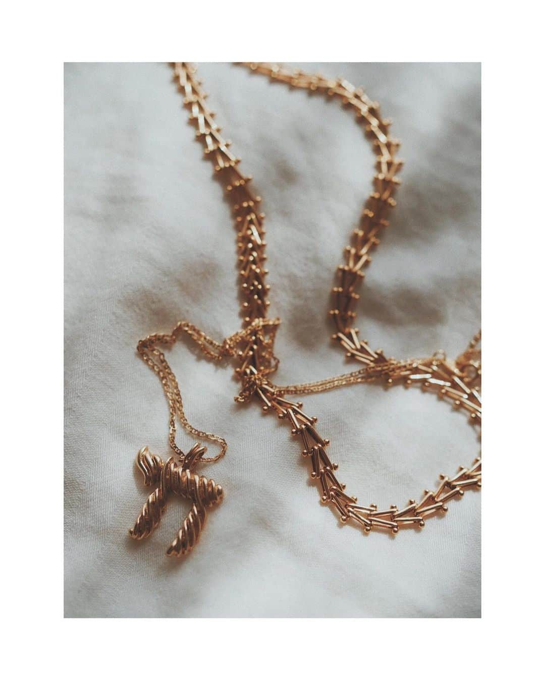 花楓さんのインスタグラム写真 - (花楓Instagram)「Coming my new💫  #vintagejewelry  #goldjewelry」9月10日 13時46分 - _caede_