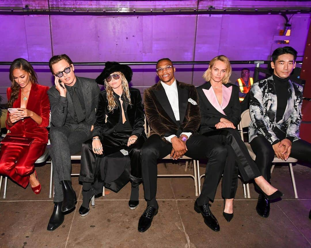 トムフォードさんのインスタグラム写真 - (トムフォードInstagram)「TOM FORD SS20 Show front row at the Bowery Street Subway Station. #TOMFORD #TOMFORDSS20 #NYFW」9月10日 13時50分 - tomford