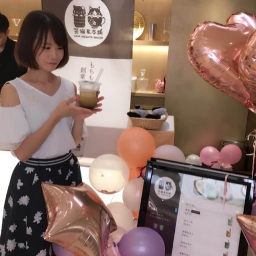 のインスタグラム：「本日は、 Influencers EXPOへ伺ってきました♪  リアルタイムでも投稿しましたが、素敵な企業様のブースがたくさんだったので改めてアップします。 まずはフード&ドリンク系のブースへ♪  茶猫屋本舗様の可愛いタピオカドリンクをいただいたり、ハーゲンダッツ様より新製品２つをいただきました^ ^ そのほかにも、あんこ堂様より美人ゼリーや、アヲハタ様よりクランベリージャムなどご紹介いただきました。 他にも協賛企業様ありがとうございました！ @nespresso.jp  @kagome_jp @greens_kagome  @innocent_japan @chanekoya  @anco_tokyo #茶猫屋本舗#タピオカドリンク#ハーゲンダッツ #イノセント#あんこ堂#アヲハタ#美人ゼリー#カゴメ #ネスレ#インフルエンサー#GREENS #save_the_genic#influencersexpo」