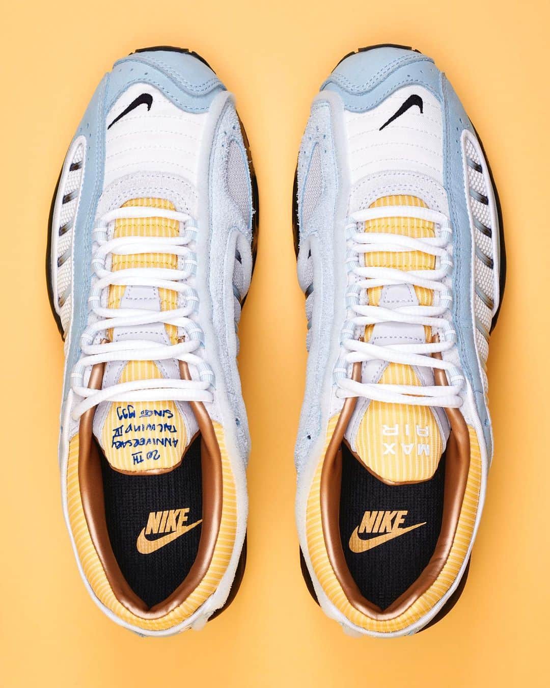 Sneaker Newsさんのインスタグラム写真 - (Sneaker NewsInstagram)「With @sneakersnstuff and the Nike Air Max Tailwind IV both celebrating their 20th birthdays, the two have come together for a limited offering; just 1,999 pairs will be released. For full details on this upcoming drop, hit the link in our bio.」9月10日 5時18分 - sneakernews