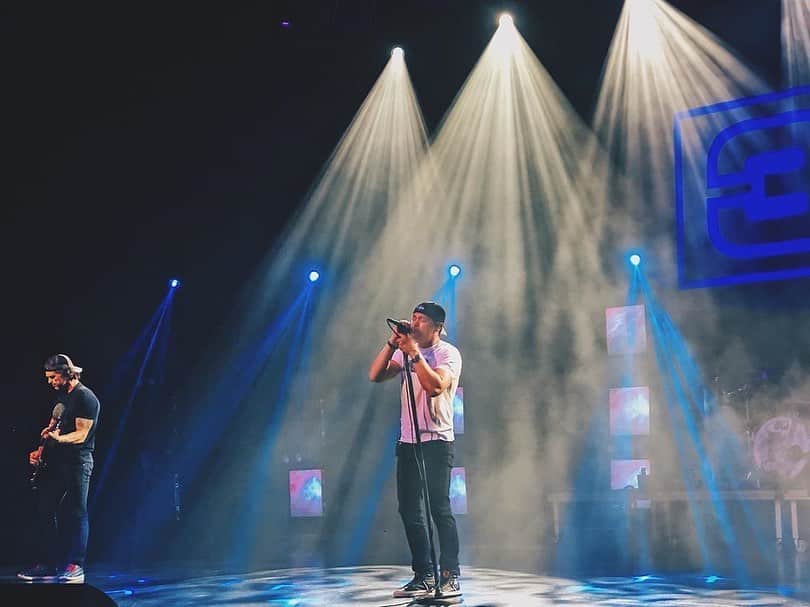 3 Doors Downのインスタグラム：「Our 16th Annual The Better Life Foundation concert was a huge success! Thank you to everyone who came to the show and bought bike raffle tickets and silent auction items. This is one of our favorite events / shows and we appreciate all of our fans efforts to participate! 📸: @bradlovell1980」