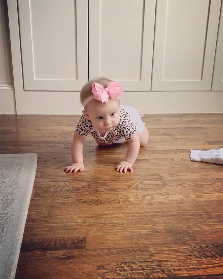 のインスタグラム：「Watch out world, Emmaline Rae is on the move🌟」