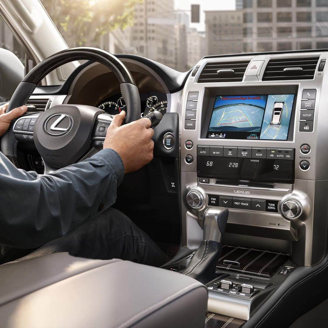 Lexus USAさんのインスタグラム写真 - (Lexus USAInstagram)「More presence. More premium. More performance. Learn more about the 2020 #LexusGX via the link in our bio.」9月10日 5時26分 - lexususa
