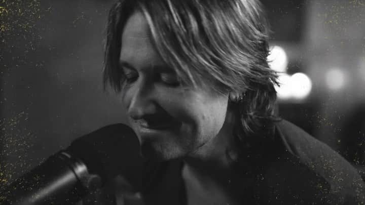 キース・アーバンのインスタグラム：「#WeWere Acoustic ⚡ TOMORROW」