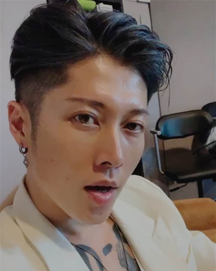 のインスタグラム：「No Sleep Till Tokyo Europe Tour 2019. Get tickets at MIYAVI.COM.  All dates: . 10/05 - Helsinki | Tiivistamo 10/06 - London | Islington Assembly Hall 10/08 - Paris | O’Sullivans Backstage By The Mill 10/09 - Bordeaux | Rock School Barbey 10/10 - Barcelona | Salamandra 10/12 - Geneva | Moulin Rouge 10/13 - Lyon | Le Transbordeur 10/15 - Amsterdam | Melkweg 10/16 - Cologne | Essigfabrik 10/17 - Berlin | Columbia Theater 10/21 - Budapest | Barba Negra Music Club 10/23 - Moscow | Glavclub Green Concert 10/24 - St. Petersburg | Aurora Concert Hall November: ASIA December: JAPAN」