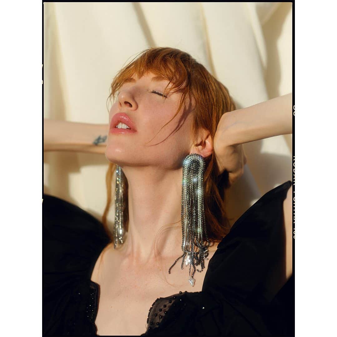 Faith Picozziさんのインスタグラム写真 - (Faith PicozziInstagram)「Last ones! Sparkle 3️⃣ @navy.atelier 💛 📸 @filip.milenkovic 👗🎨 @faithpicozzicreative @filipandfaith 💥 #earrings #jewelry #sparkle #fashion #style #redhead #model #portrait」9月10日 7時38分 - faithpicozzi