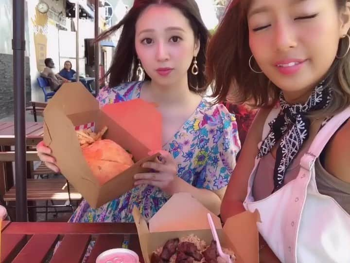 今野ゆいのインスタグラム：「おはよう☀  ベニスビーチでらんち🍔 LA旅行✈️の写真ありすぎて ちょこちょこアップしてくから お付き合いあれ！ #LA #ベニスビーチ」