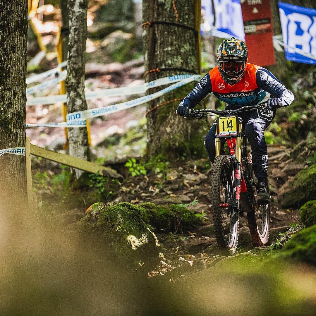 Shimanoさんのインスタグラム写真 - (ShimanoInstagram)「That's a wrap on the 2019 @uci_mountainbike World Cup season! It was quite the showdown in Snowshoe with a new venue and new track. Congratulations @dannyhart1 on the 1st place finish to end the season and taking 4th place overall. #ShimanoMTB」9月10日 8時02分 - rideshimano