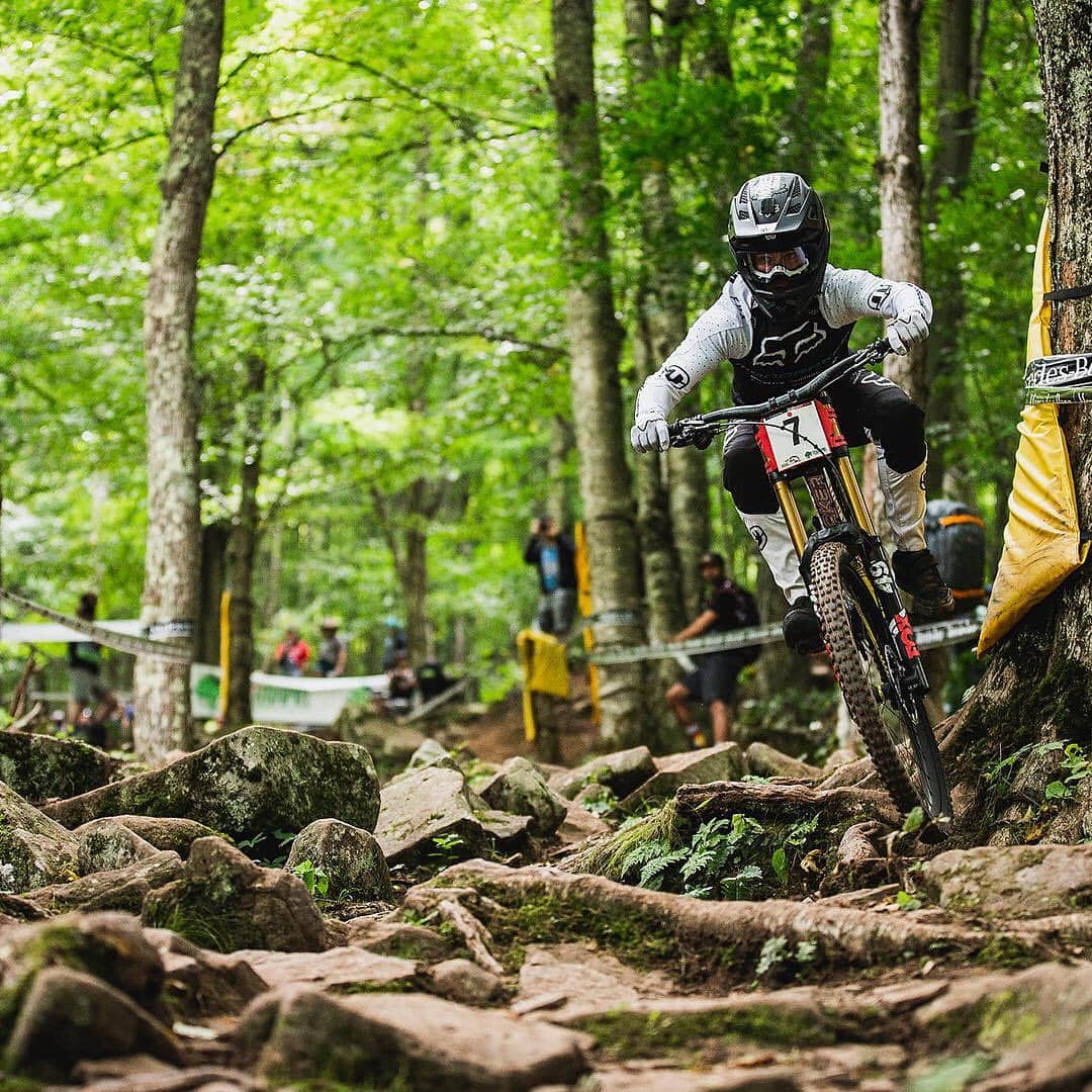 Shimanoさんのインスタグラム写真 - (ShimanoInstagram)「That's a wrap on the 2019 @uci_mountainbike World Cup season! It was quite the showdown in Snowshoe with a new venue and new track. Congratulations @dannyhart1 on the 1st place finish to end the season and taking 4th place overall. #ShimanoMTB」9月10日 8時02分 - rideshimano
