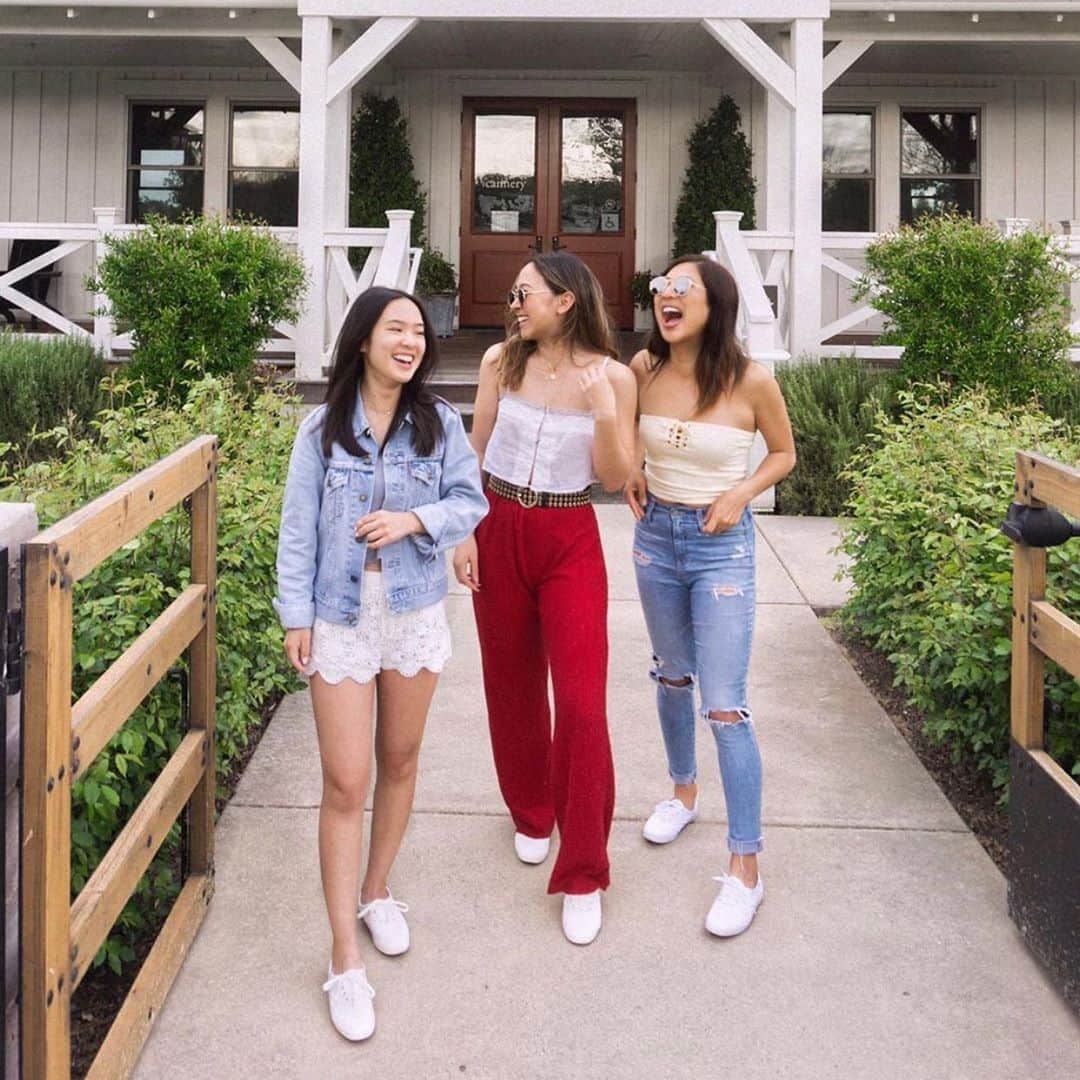 Keds Japanのインスタグラム：「repost @keds⁠ ⁠ #Keds #ladiesfirst #kedsstyle #sneaker #sneakerholics #casualoutfits #womanstyle #womanfashion #outfit #casualstyle #friends #girlsstyle⁠ #ケッズ #スニーカー #白スニーカー #👟」