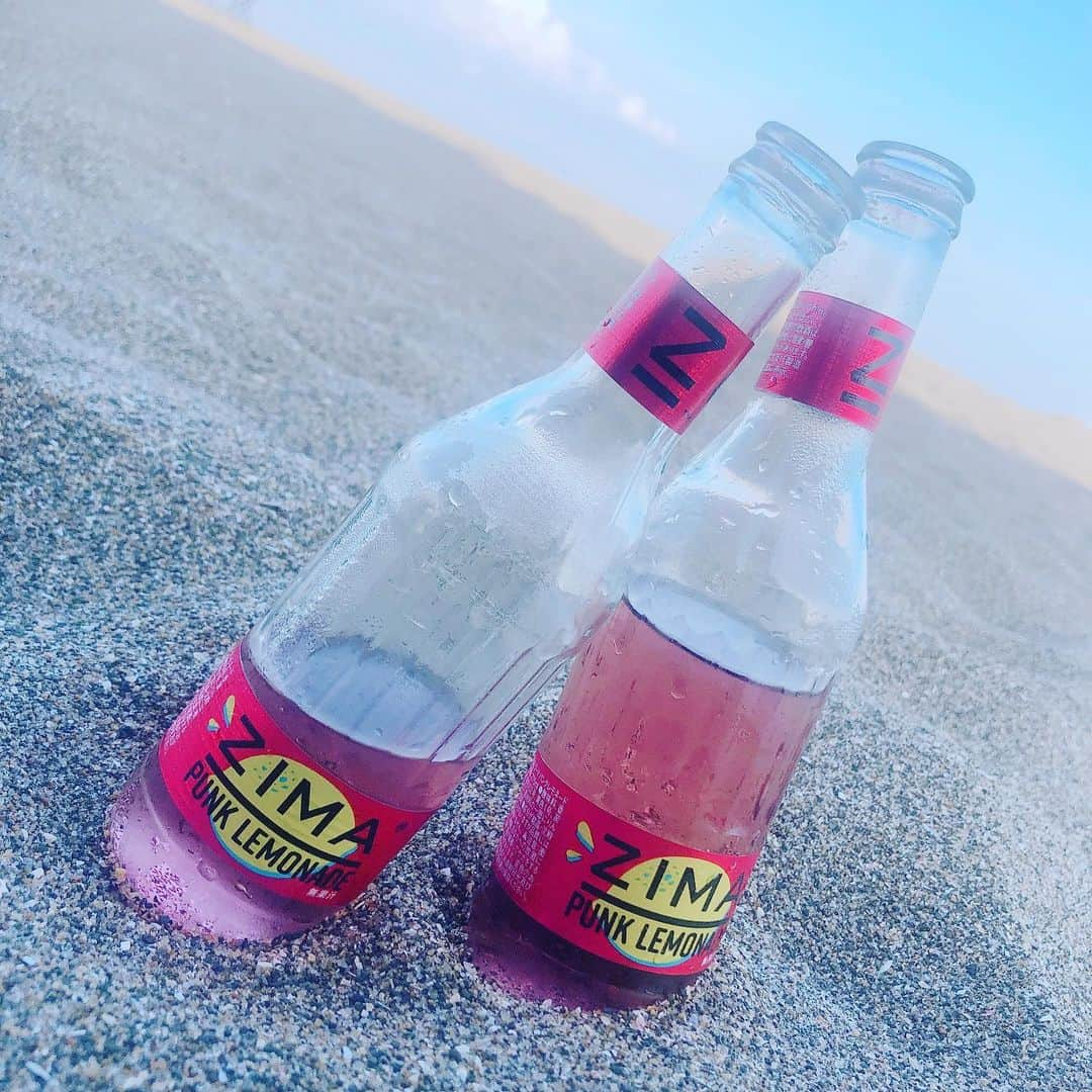 夏樹りえのインスタグラム：「🥂💓 #三浦海岸#夏の思い出#ジーマ#海の家#同期#可愛い」