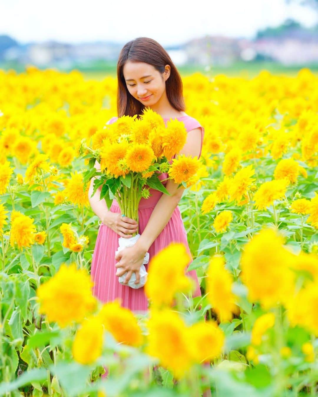 筒井萌子のインスタグラム：「* 「ひまわり(向日葵)」の花言葉は「憧れ」「あなただけを見つめる」🌻 ・ #筒井萌子 #女優 #actress #モデル #model #岡山  #shooting #instagood #instalike #converse #撮影 #followme #instalike #ゴルフ #ゴルフ女子 #ゴルフコーデ #골프 #좋아요반사 #좋아요그램 #좋아요환영 #데일리그램 #패션 #오오티디 #카페 #ジップライン #サンシャインシティ #池袋」