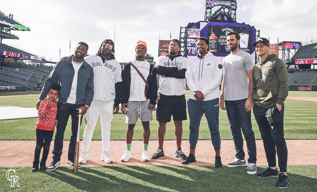 コロラド・ロッキーズさんのインスタグラム写真 - (コロラド・ロッキーズInstagram)「HERE WE GO! Good luck to our friends at the @broncos this season! 🏔🐴」9月10日 9時28分 - rockies