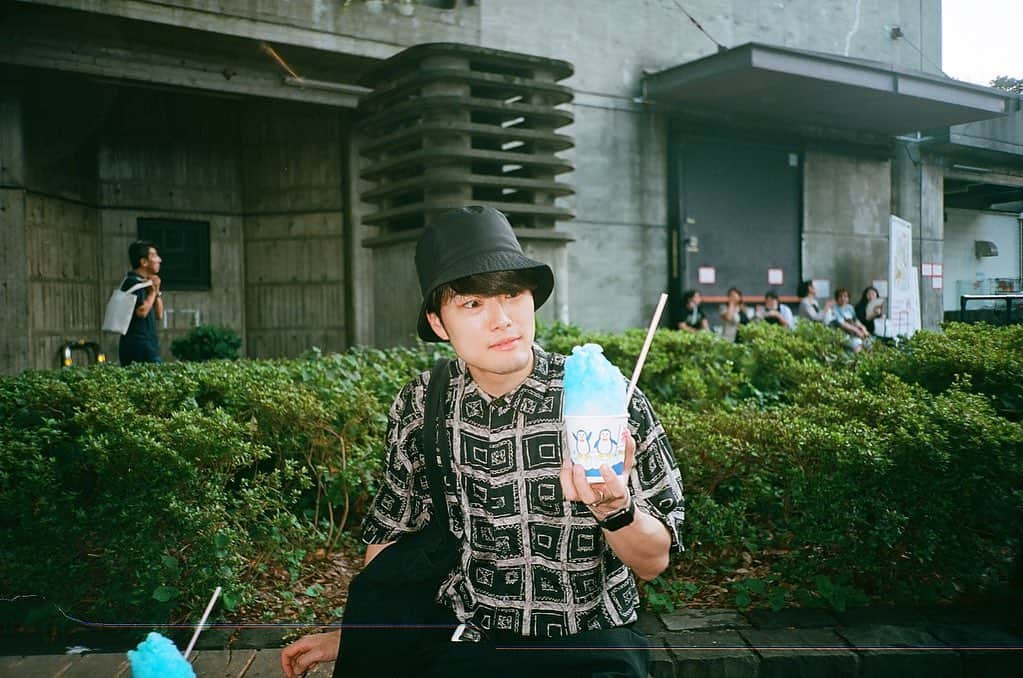 のインスタグラム：「﻿ ﻿ 夏のおもひで。🍧﻿ ﻿ ﻿ #kodak #film #konicabigmini301 #kodakultramax400」