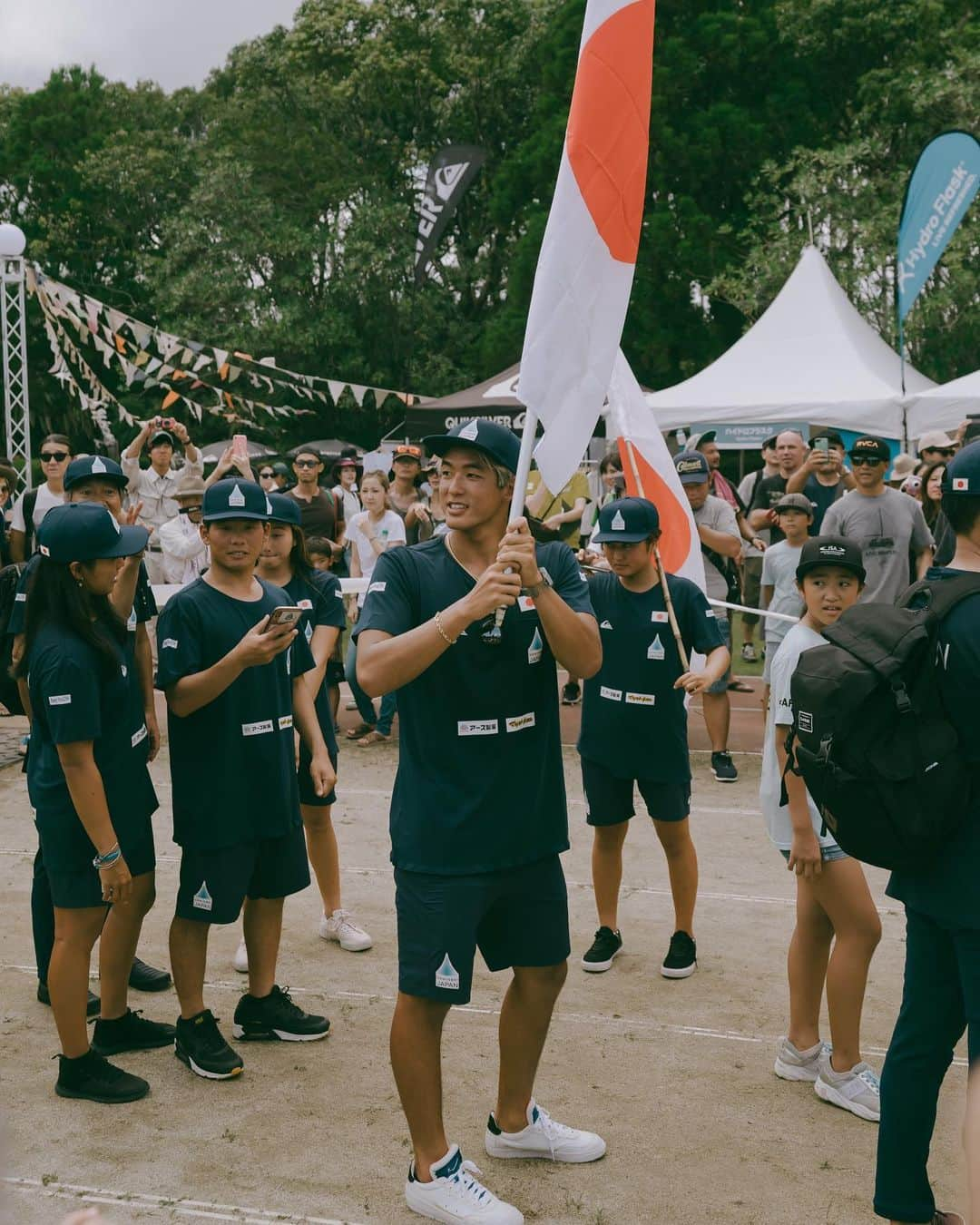 五十嵐カノアさんのインスタグラム写真 - (五十嵐カノアInstagram)「Got inspired watching the new generation of girls from japan surfing the last few days. I had a personal goal to support them the best I could and to offer any bit of advice. A dream of mine would be to be on tour with more surfers from japan and the future is looking very very bright ✨」9月10日 11時31分 - kanoaigarashi