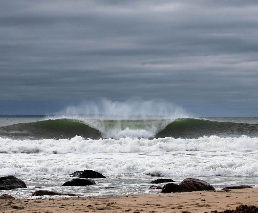 surflineさんのインスタグラム写真 - (surflineInstagram)「“Hurricane Dorian was named back on August 24th, and the whole Surfline forecast team is ready to put this storm behind us,” said Outer Banks-based forecaster Rob Mitstifer. “The destruction done by Dorian, especially in the Northern Bahamas, makes surfing feel minute in comparison.” Head to the site for a closer look at the storm and the havoc — and yes, some surf — it wrought. #SwellStory」9月10日 12時21分 - surfline