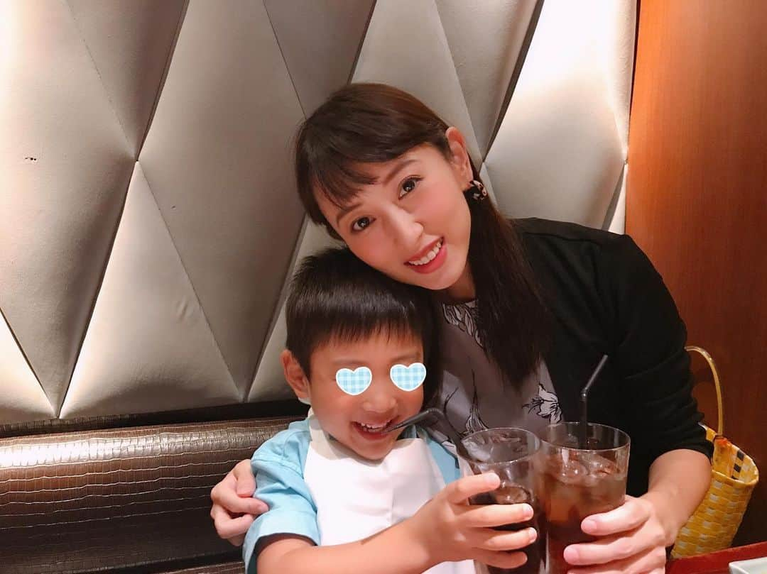 中西麻里衣さんのインスタグラム写真 - (中西麻里衣Instagram)「パパさんのお誕生日前夜祭で家族でご飯へ行ってきました🍻 久しぶりの焼肉。美味しかった✨ 日に日に増える一方の体重にいよいよ先生から注意されたので💦そろそろ食い止められればと思います🏃‍♀️💨 #家族DAY#お出かけ#お夕飯の外食#滅多にない#お誕生日前夜祭#焼肉#久しぶり#うまうま#おめでとう#乾杯#問題は体重#どんどん増える#見たことない数字#🙄#男の子まま#年子まま#息子らぶ」9月10日 21時58分 - 87marii