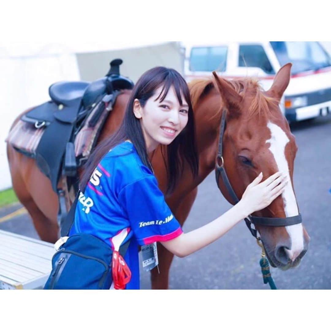 鹿野悠さんのインスタグラム写真 - (鹿野悠Instagram)「🐎💓🦌 珍しくちょこっと時間があったので、イベント広場を軽くお散歩😊 さわらせてくれたお馬さん、ご飯のあとでうとうとしてた😪💓 アイスもミルク感強めで、後味あっさり系で美味しかったなー🤤 ブルーベリーソースが自家製で、それも美味しかった😍 ごちそうさまでした🙏 オートポリスで楽しい思い出また増えた☺️✨ . . . #supergt #supergt2019 #スーパーgt #オートポリス #autopolis #大分グルメ #大分県日田市 #熊本グルメ #阿蘇  #アイス部 #自家製アイスクリーム #自家製ソース #馬 #鹿  #サーキットグルメ #lexusteamlemanswakos #暑かった #日差し強かった #aggressivedesign のおかげで #日焼け知らず #最強の日焼け止め #紫外線対策 #日焼け防止  #uniqlo #nikeairmax #nikeairmax90  #nike好き」9月10日 22時00分 - harukano1204