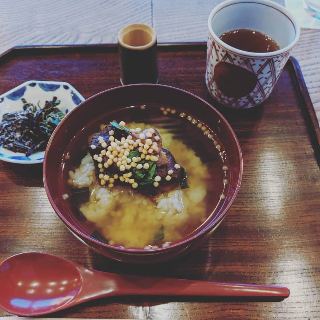 吉村玲香さんのインスタグラム写真 - (吉村玲香Instagram)「歌舞伎鑑賞のあと、京都の夕食は、和久傳さんにて。 素晴らしい店内のしつらえと、 京都の街を一望できる眺めの良いカウンターで、 美しいお料理とお酒を賞味しました。 スワイプしてね👉👉👉 . . . #和久傳 #京都  #京料理  #懐石料理  #kyoto  #japanese_food  #japaneserestaurant  #京都オススメ」9月10日 22時04分 - yoshimura.reika