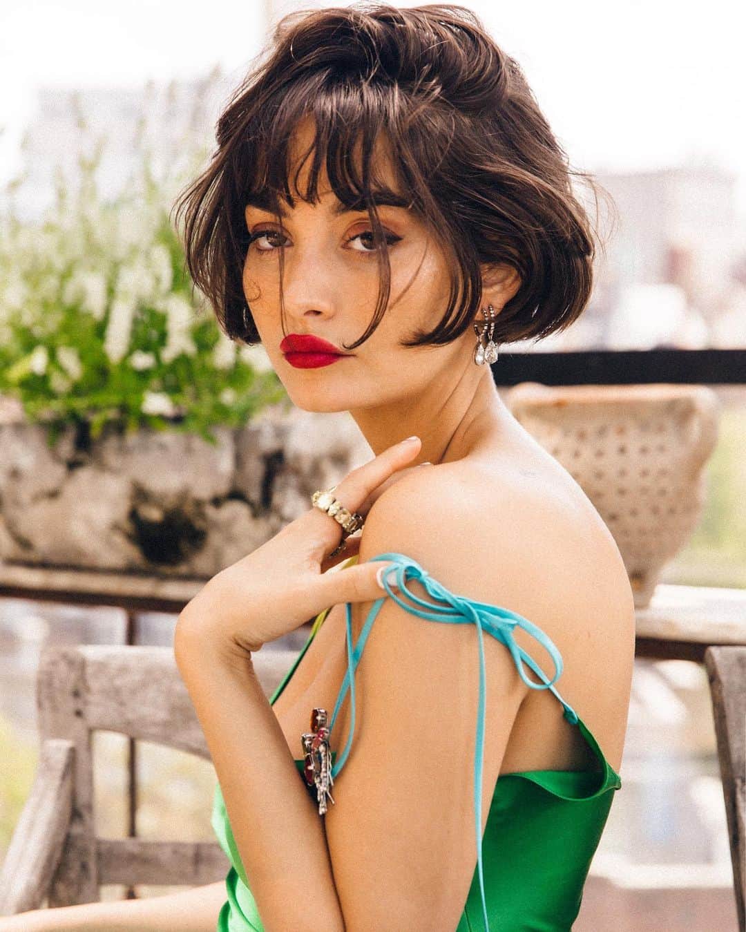 ダニジョーのインスタグラム：「Hello, Kitty. 🍒 @taylorlashae x @aaroncrossmanphoto」