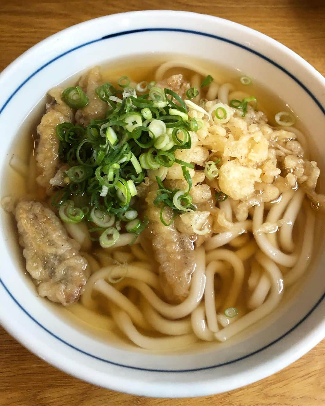 尾崎愛さんのインスタグラム写真 - (尾崎愛Instagram)「牧のうどんが食べられなかったのが心残りでしたが、ウエストは行けた👍もちろん ごぼ天！ #ウエスト #ウエストうどん #うどんウエスト #うどん #福岡 #福岡グルメ #中洲川端 #グルメ #麺スタグラム #美味しい #ごぼ天 #udon #noodles #japan #food #photooftheday」9月10日 22時22分 - aiozaki0422