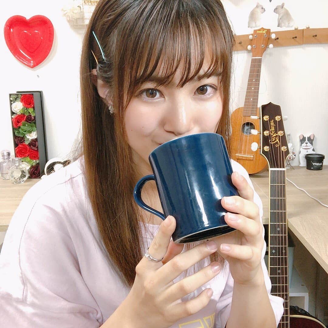 のインスタグラム：「久々にインスタライブしたかも☺️ 楽しかった〜🐶💓 美味しいモノって幸せな気分になるよね笑 みんなの名前覚えたいのでよかったら((ぜひ))コメントしてください📝  ライブ情報🐶💕 . 9/11(水)大阪|タワーレコードNU茶屋町 19:00〜 観覧無料、予約なし、特典会 . 9/13(金)福岡|タワーレコード福岡パルコ店19:00〜 観覧無料、予約なし、特典会 . 9/14(土)広島|タワーレコード広島店15:00〜 観覧無料、予約なし、特典会 . 9/22(日)大阪|酔夏男 北原ゆか × mihoro* presents 女性限定入場ツーマンライブ 「ゆかほろミーティング」 ⏰open:12:00/start:12:30 🎟前売り1,500円/当日2,000円 （学割:前売り1,000円/当日1,500円） チケットご予約:kitaharayuka.info@gmail.comまで①お名前②ライブの日にち③チケットの枚数を書いてお送りください。 . 11/1(金)大阪|アメリカ村CLAPPER 「北原ゆか 1st ONEMAN LIVE TOUR『GOOD DAY』」 ⏰open:18:30/start:19:00 🎟前売り3,200円/当日3,700円 (学割:前売り・当日、両方とも2,500円 ※当日学生証提示でキャッシュバック) ※1ドリンク制 チケットご予約:イープラスhttps://eplus.jp/sf/word/0000104784 . 11/10(日)東京|渋谷TAKE OFF7 「北原ゆか 1st ONEMAN LIVE TOUR『GOOD DAY』」 ⏰open:18:00/start:18:30 🎟前売り3,200円/当日3,700円 (学割:前売り・当日、両方とも2,500円 ※当日学生証提示でキャッシュバック) ※1ドリンク制 チケットご予約:イープラスhttps://eplus.jp/sf/word/0000104784」