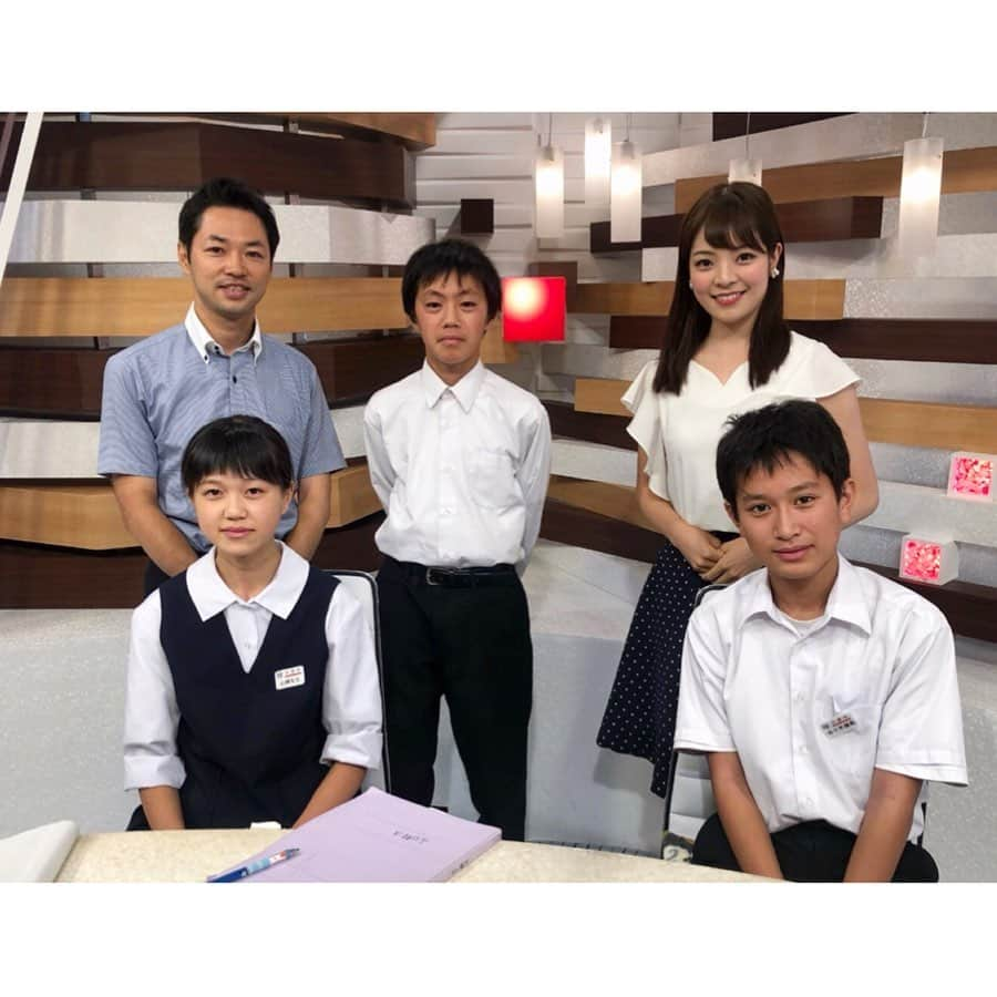 三宅絹紗さんのインスタグラム写真 - (三宅絹紗Instagram)「🏫✏️ . 先日、大宮中学校の3人が2日かけてめんこいテレビで職場体験😌 午前は#井上智晶 アナの取材、午後は三宅の昼ニュースと取材を見学していました✨3人とも熱心で、一緒に過ごしていてとても刺激を受けました🔥 将来はめんこいテレビに入ります！って言ってくれて嬉しかったです〜😊 . #お姉さんぶりたかったけど早々に見透かされる #岩手 #めんこいテレビ #アナウンサー #三宅絹紗 #中学校 #職場 #体験」9月10日 22時54分 - kinusa_miyake_mit