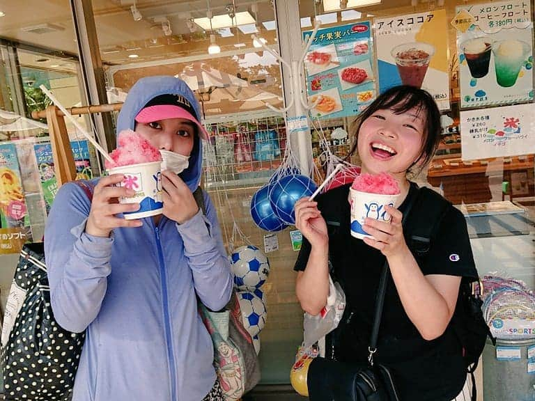 桜花さんのインスタグラム写真 - (桜花Instagram)「野球帰りに、かき氷🍧  野球・夏・かき氷🍀 夏の代名詞揃い踏み🌷  すてきな思い出が出来ました✨  ちなみに練乳メロン美味さチョモランマ級でした🌷  #夏  #kakigoori  #summer #ミラクルキッシーズ  #野球 #かき氷 #味の違いわかったらプロ」9月10日 23時07分 - mountainohka