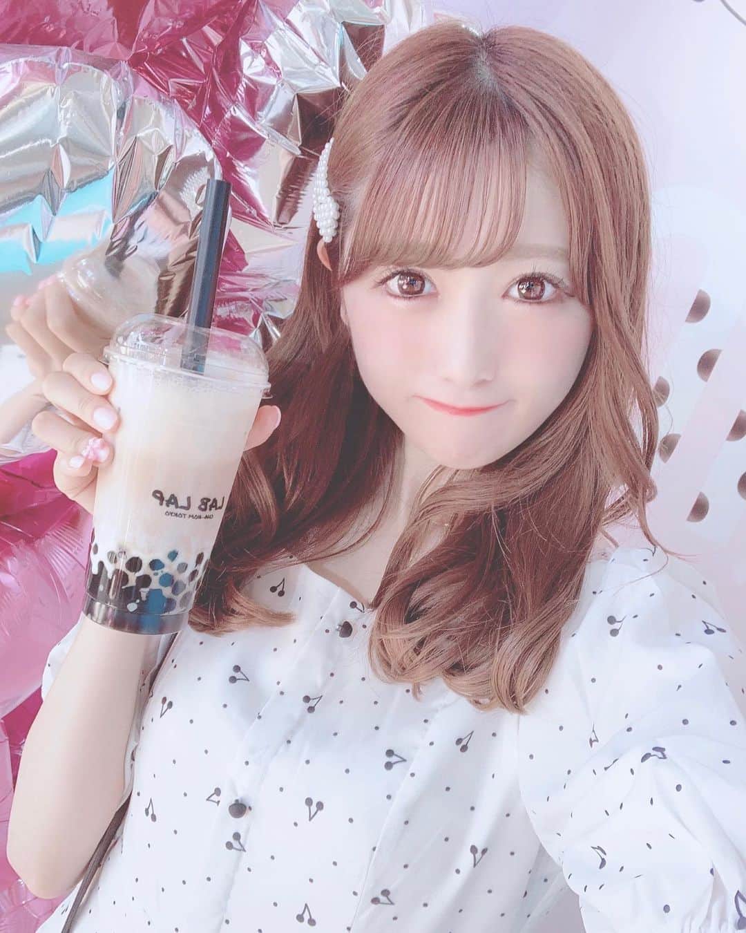 田口未彩のインスタグラム：「❤︎ . . 嫌な事、悩み事があって 今はステージの上で笑う事も辛いなって思ったりするけど でも会いにきてくれてライブ見にきてくれたみんなの顔見たら、この人達が居てくれて本当によかった、って思って頑張れるし、 この人達がいなかったら完全に心折れてしまうんだろうなあって思うしだいすきなんだよね、みんなのこと！ いつもありがと❤︎ . . . #タピオカランド #タピオカ #タピオカ活動 #タピ活 #原宿 #パールピン #自撮り #自撮り女子 #量産型 #量産 #量産型女子」