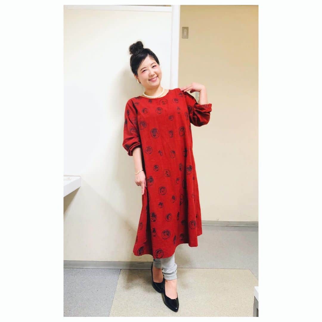 馬場園梓さんのインスタグラム写真 - (馬場園梓Instagram)「へい♪  先日 いいものプレミアムの収録にお邪魔しました☺︎ その際のステキなお衣装を ルン♪  させていただきますね！  ワンピース→ SUPER HAKKA  アーティストコラボ企画「個性的な人々について」刺しゅうワンピース  レギンス→ SUPER HAKKA  になります  綺麗な色☺︎ 肌触りもよくて柔らかくて 着心地抜群です˚✧₊ ですので  ルン♪  #yeah #happy #nice #フジテレビ #いいものプレミアム #ワンピース #レギンス #SUPERHAKKA #スーパーハッカ #球体 #お気に入り #ご機嫌 #ルン♪」9月10日 14時27分 - babazonoazusa