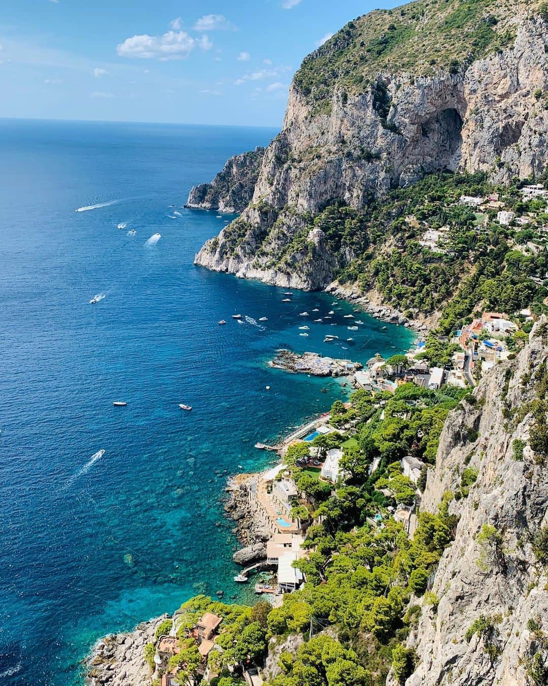 エミ・レナータさんのインスタグラム写真 - (エミ・レナータInstagram)「Beautiful Capri 😍🌊 カプリ大好き🐙 #capri #italy #love #birthdayweekend」9月10日 14時51分 - emi_renata