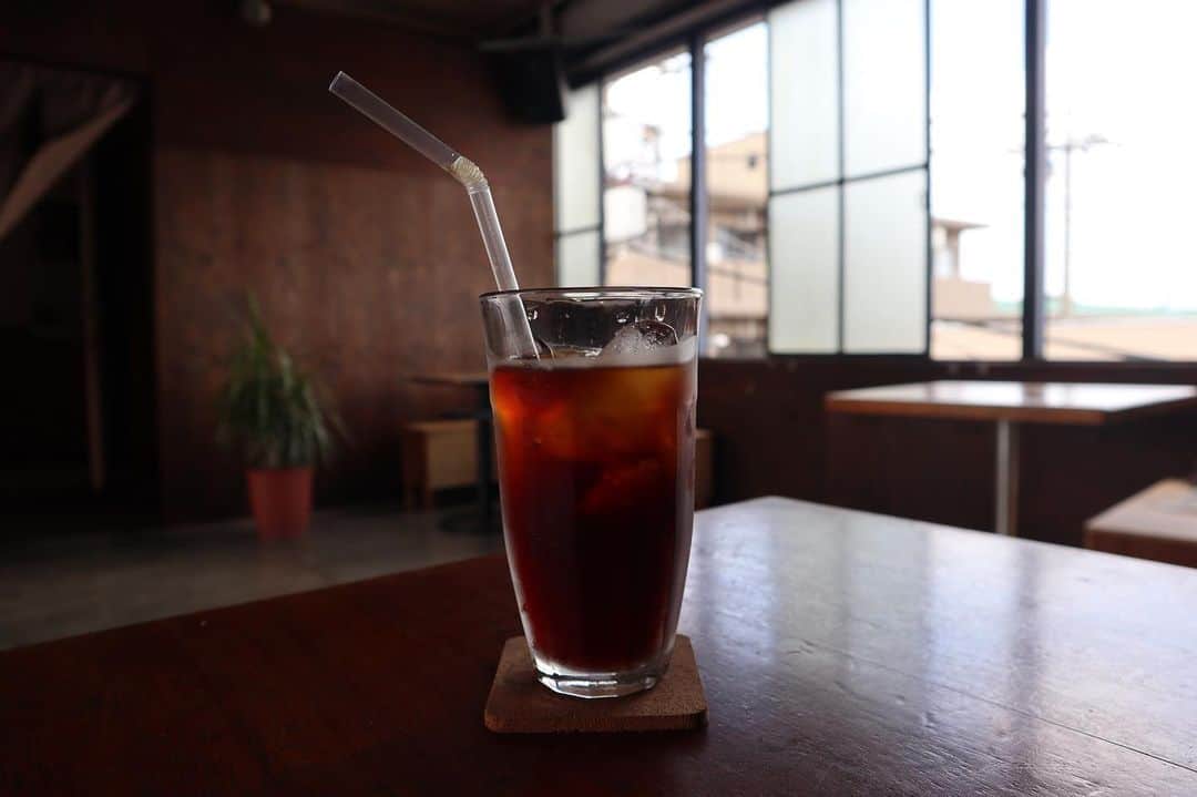 石井輝明さんのインスタグラム写真 - (石井輝明Instagram)「祖師ヶ谷大蔵。 今日は漫才ツアーin北海道です。 ご来場のお客様は気をつけていらしてください。 今は北海道のカフェでゆっくり待ってます。  #cafemuriwui #cafe #coffee #カフェ #東京カフェ #祖師ヶ谷大蔵カフェ #カフェ芸人 #終わったら絶対ジンギスカン食べるぞ #これはもう絶対 #ジンギスカン #絶対 #ジンギスカン好き #絶対」9月10日 15時02分 - comandanteishii