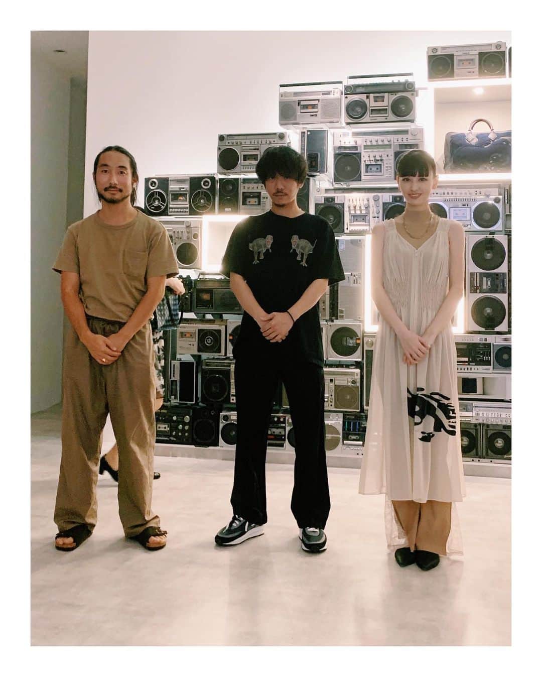 鈴木えみさんのインスタグラム写真 - (鈴木えみInstagram)「@yoshirotten が空間デザインを手がけた #radiohermes 📻🧡 ディナーで9月生まれ組のお祝いもしてくれました🎆ありがとう💕」9月10日 15時34分 - emisuzuki_official