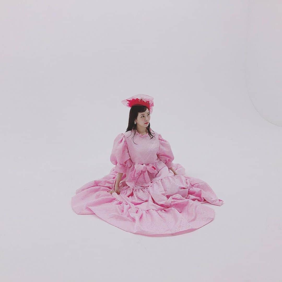 渡辺美優紀さんのインスタグラム写真 - (渡辺美優紀Instagram)「. tulle vol.6 発売中なのでオフショット🐰💕 @tulle_mag . #秋ファッション #竹取物語 #おやゆび姫 風。 #dreamsisterjane #やさうさちゃん #ロリータファッション」9月10日 16時29分 - miyukichan919