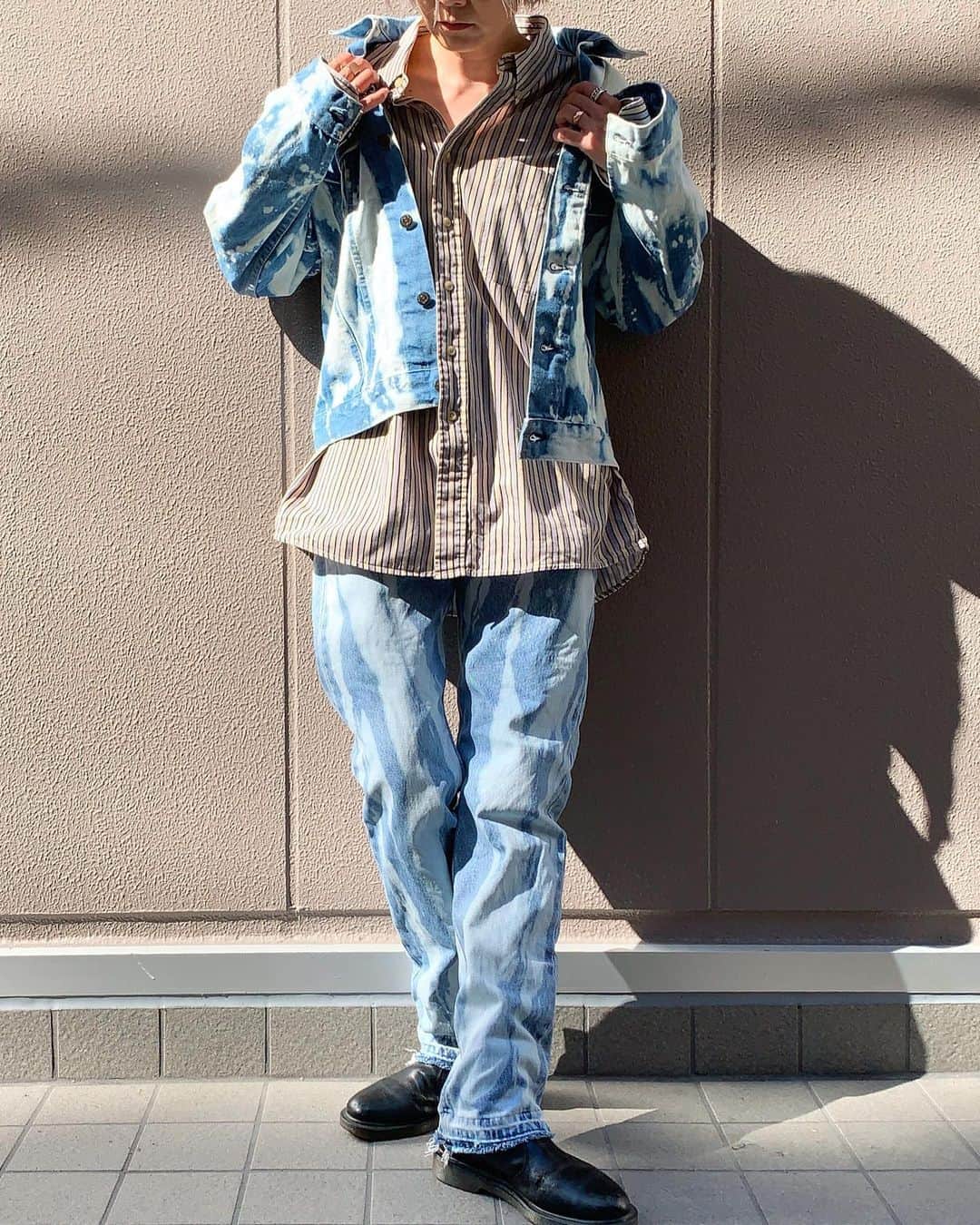 のインスタグラム：「LEVI'S stripe bleach denim JKT ¥7000+tax . LEVI'S stripe bleach 501 ¥6250+tax . stripe shirts ¥4000+tax . 通販も可能です。 お問い合わせはお電話で承ります。 . #お問い合わせはお電話で承ります #jammru #osaka  #fashion  #streetstyle  #streetfashion  #vtg  #vintage  #used  #usedclothing  #古着 #古着屋 #ファッション #70s #80s #90s」