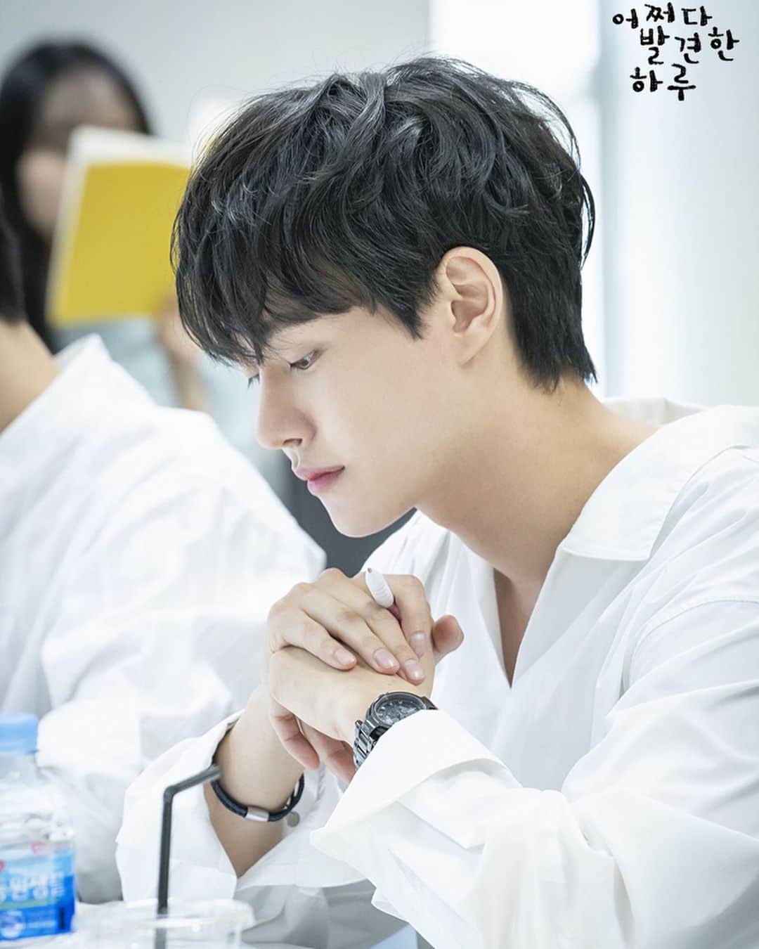 イ・ミンホのインスタグラム：「D-22 #어쩌다발견한하루」