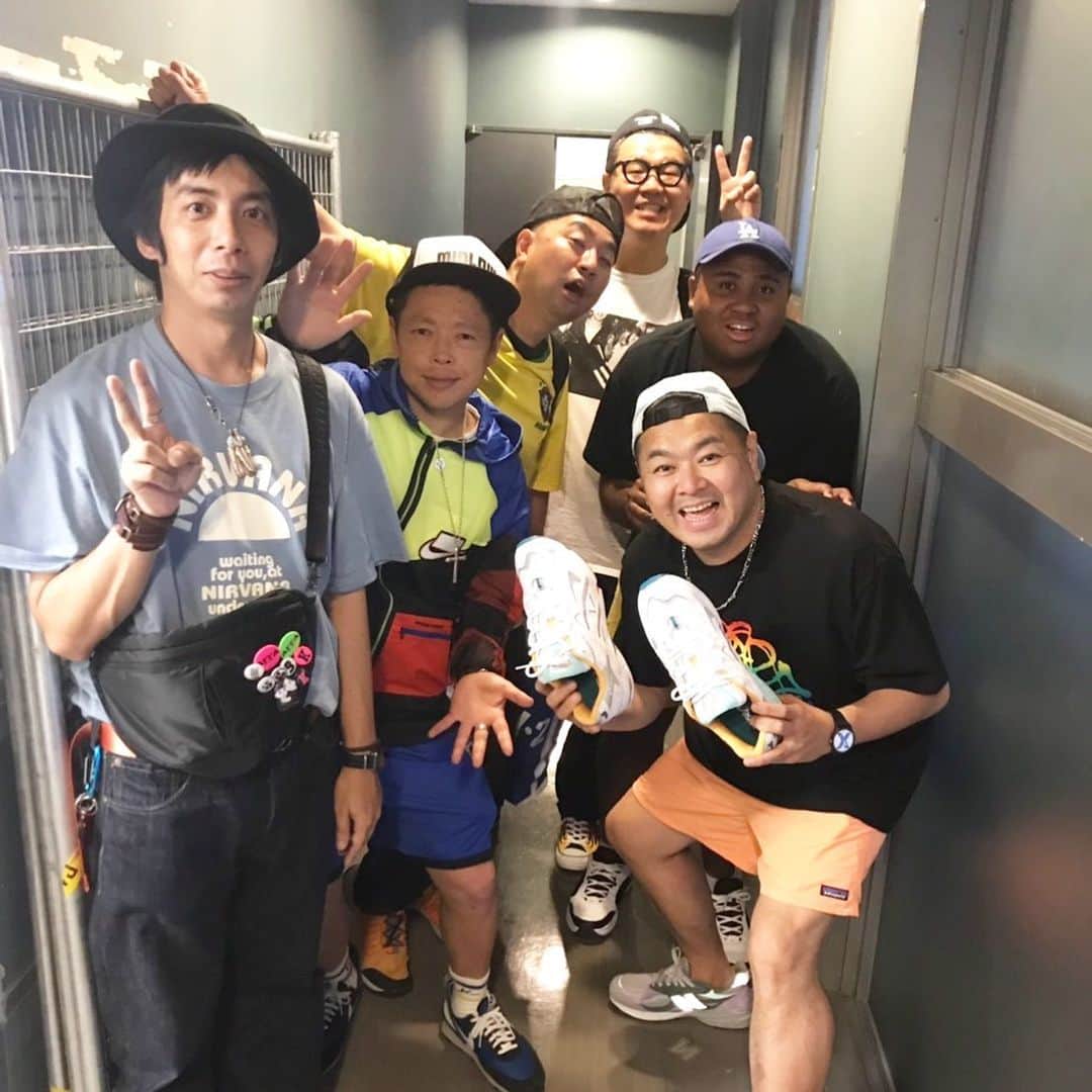 大地洋輔のインスタグラム：「スニーカー同好会 ありがとうございました🙇🏻‍♂️🙇🏻‍♂️ 久々でしたが、楽しかったです！  年末もう一回くらいやって、  来年は大きなところでやりたいすー！！ #スニーカー同好会 #ありがとうございました」