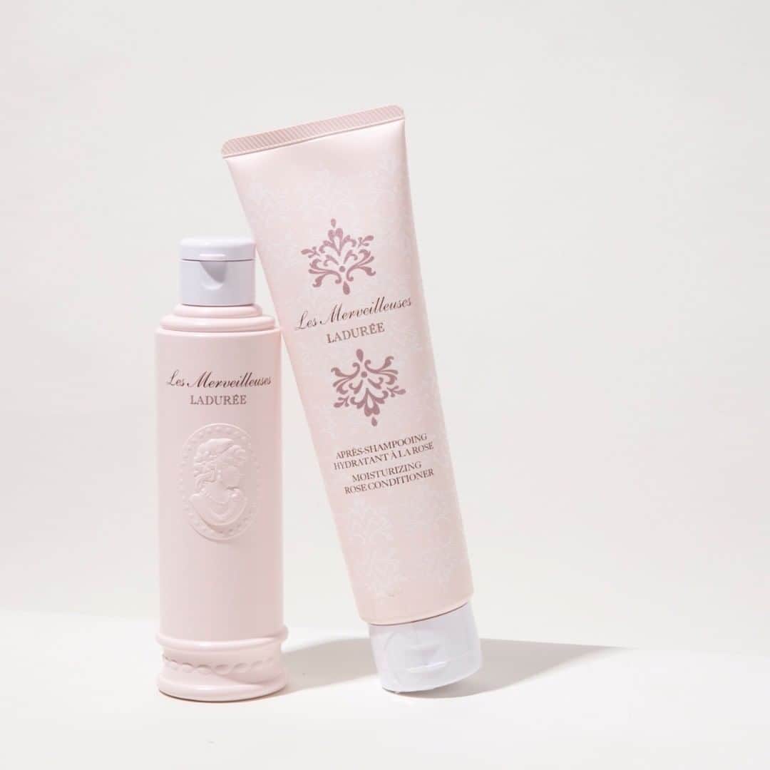 のインスタグラム：「Les Merveilleuses LADURÉE / 1F モイスチュアライジング ローズシャンプー ¥2,160 モイスチュアライジング ローズコンディショナー ￥2,160 ※all tax in . 【🕊キレイ髪をメイクするヘアアイテム🕊】 ふんわりローズの香りが心地よいシャンプー＆コンディショナー🌹 保湿力も高く洗いあがりはしっとりまとまる！ . #LAFORETSTYLE #hair #haircare #hairaccessory #lmladuree #lesmerveilleusesladuree #tokyo #laforet #harajuku #laforetharajuku #ヘアケア #ヘアアクセサリー #ヘアアレンジ #ヘアスタイル #ツヤ髪 #ローズ #東京 #ラフォーレ #原宿 #ラフォーレ原宿 #메이크 #메이크업 #패션」