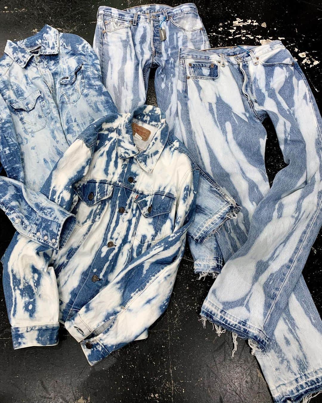 のインスタグラム：「Bleach Denim! LEVI'S 70505 ¥7000+tax . LEVI'S 501 ¥6250+tax . Wrangler big size denim western shirts ¥6000+tax . 通販も可能です。 お問い合わせはお電話で承ります。 . #お問い合わせはお電話で承ります #jammru #osaka  #fashion  #streetstyle  #streetfashion  #vtg  #vintage  #used  #usedclothing  #古着 #古着屋 #ファッション #70s #80s #90s」