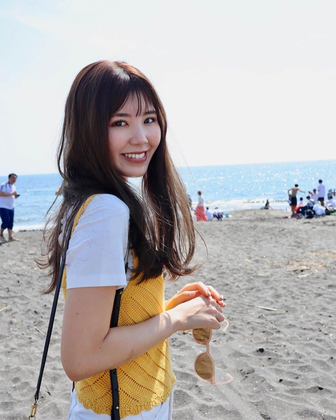 金子栞のインスタグラム：「✔️9/1  #七里ヶ浜  今年最初で最後の海を感じた日。 with @sadamomodayo 🍑」