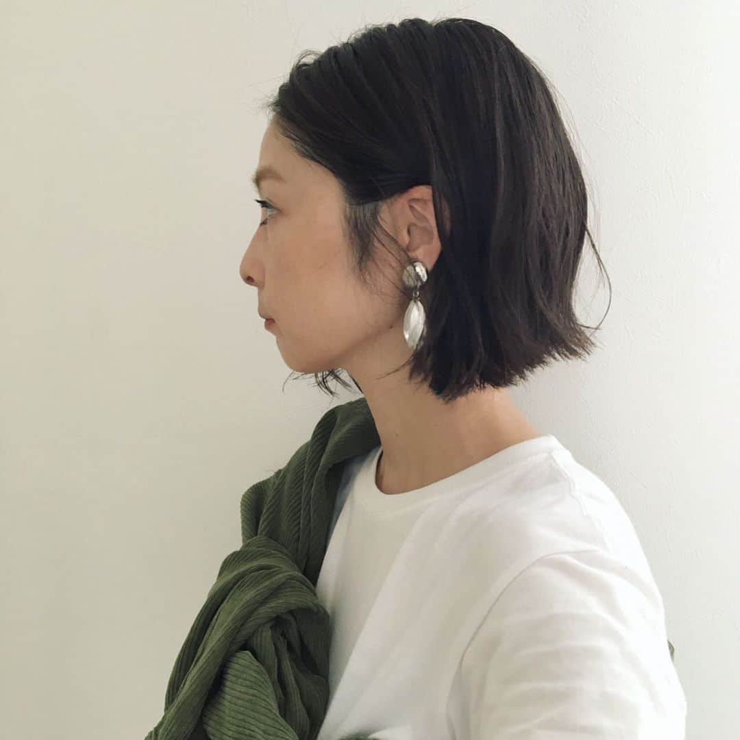 ナカイシミキさんのインスタグラム写真 - (ナカイシミキInstagram)「センターしたり 薄めの前髪出したり #2wayバング ・ ・ タイトもどちらもいい感じ🤝 ・ ・ @kyaaao__  @athle___kaori ・ ・ #2way前髪 #シースルーバング #シースルー前髪 #ヘアカット #ボブヘア #ママヘア #ママヘアスタイル #haircut #haircolor #心斎橋 #大阪 #ヘアアレンジ #ボブヘアアレンジ」9月10日 17時55分 - mikivicious